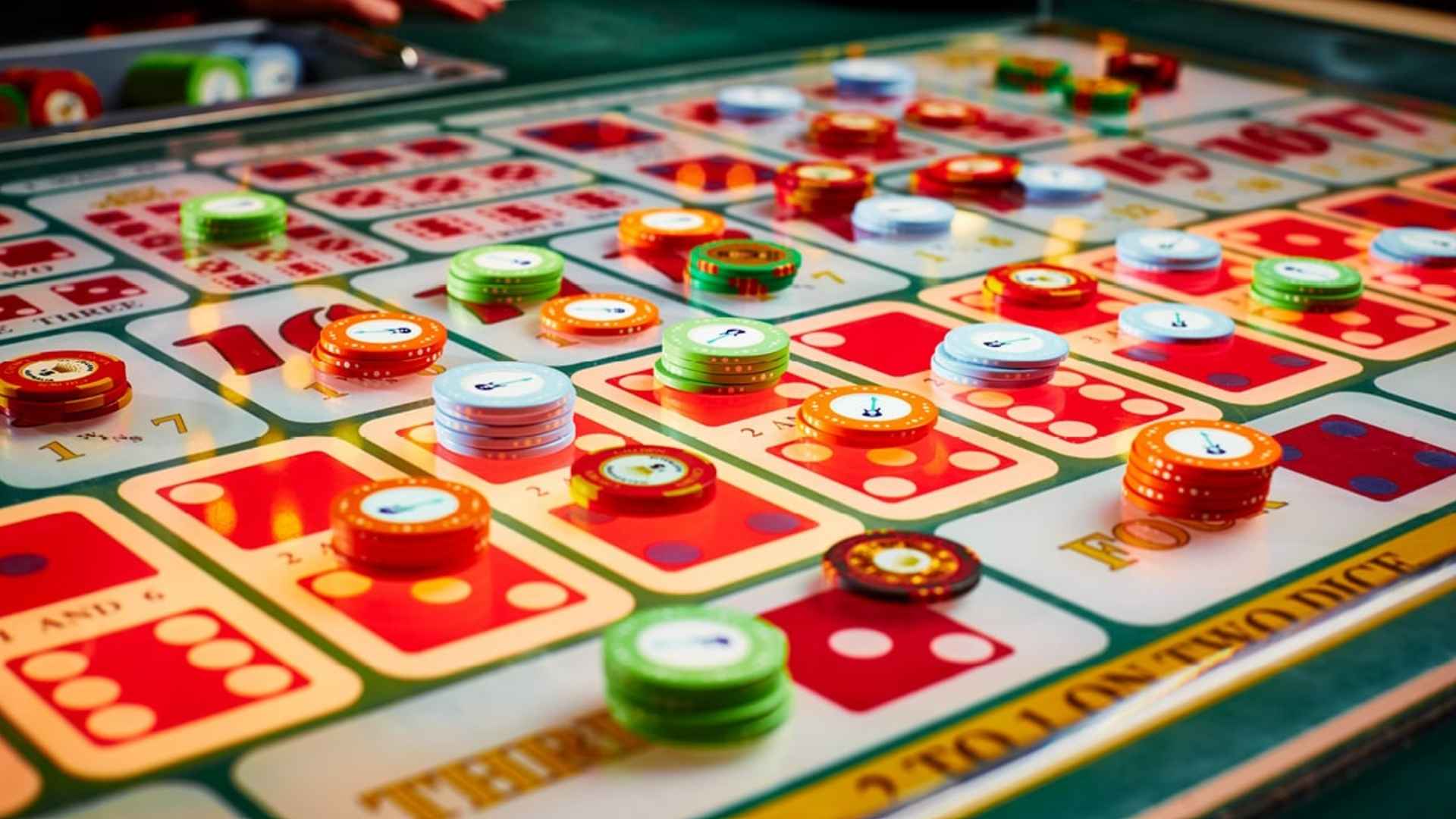 Exploring Interactive Prize Systems With Multiple Outcomes